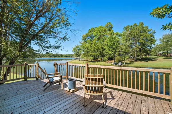 6 Shoreline Dr., Petal, MS 39465