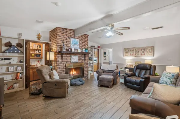 203 Chesterfield Rd., Hattiesburg, MS 39402