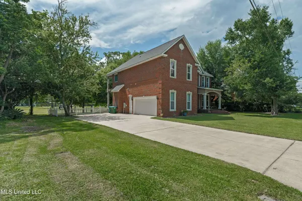 815 Warren Street, Pascagoula, MS 39567