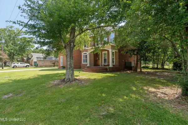 815 Warren Street, Pascagoula, MS 39567
