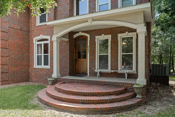 815 Warren Street, Pascagoula, MS 39567