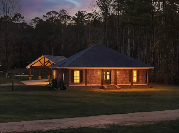125 Canty Rayborn Rd., Sumrall, MS 39482