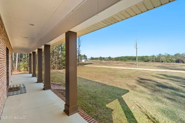 125 Canty Rayborn Road, Sumrall, MS 39482