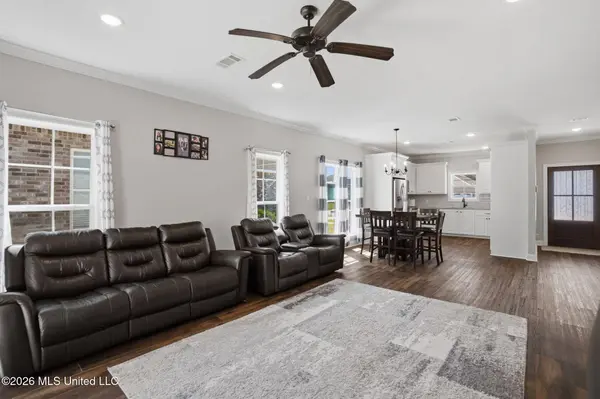 60 N Barnes Field Drive, Hattiesburg, MS 39402