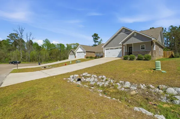 60 N Barnes Field Dr., Hattiesburg, MS 39402