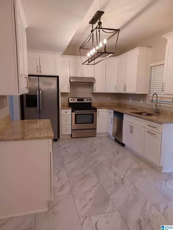 407 CAMBRIAN RIDGE DRIVE, Pelham, AL 35124