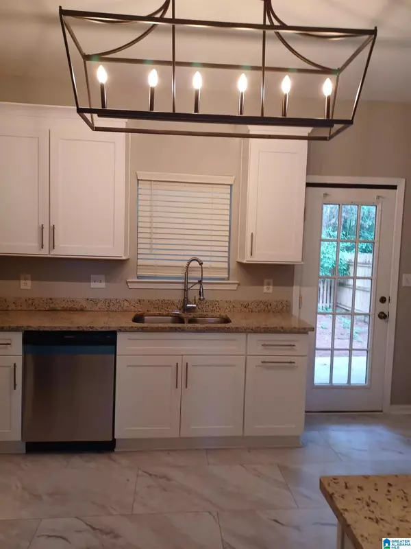 407 CAMBRIAN RIDGE DRIVE, Pelham, AL 35124