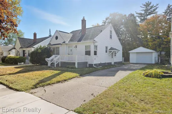 33 Canfield Drive, Mt. Clemens, MI 48043