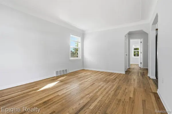 33 Canfield Drive, Mt. Clemens, MI 48043