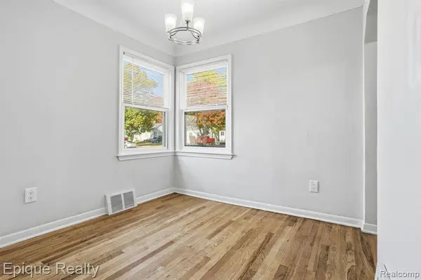 33 Canfield Drive, Mt. Clemens, MI 48043