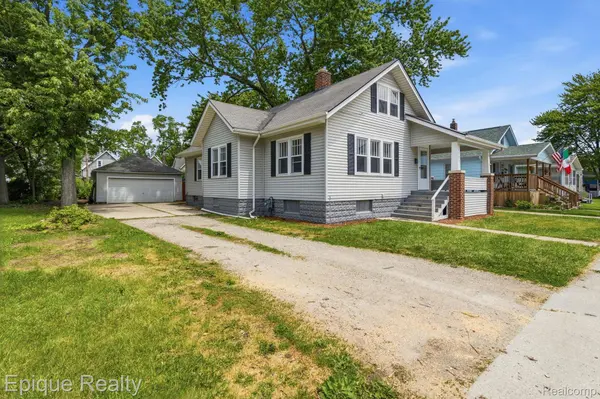 1325 Oak ST, Port Huron, MI 48060