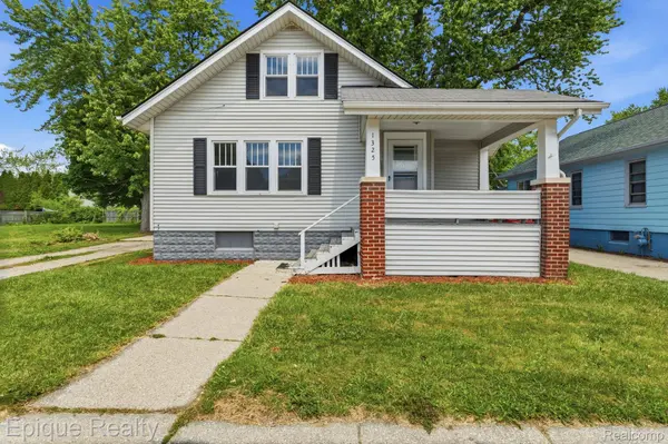 1325 Oak ST, Port Huron, MI 48060