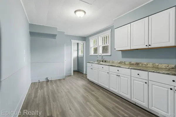 1325 Oak ST, Port Huron, MI 48060