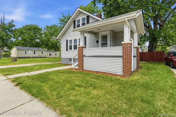 1325 Oak ST, Port Huron, MI 48060