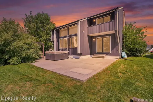 4049 Blue River DR, St. Clair Township, MI 48079