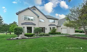 1420 Greenlake Dr, Aurora, IL 60502-1352