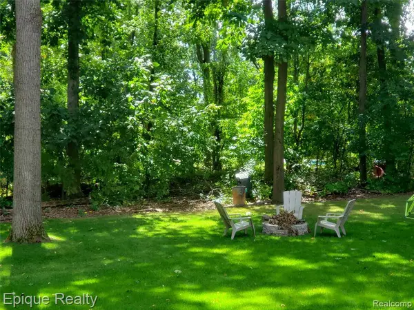 9446 Fair Oaks Drive, Goodrich, MI 48438 9474