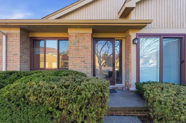 521 Tennyson Drive, Rochester Hills, MI 48307