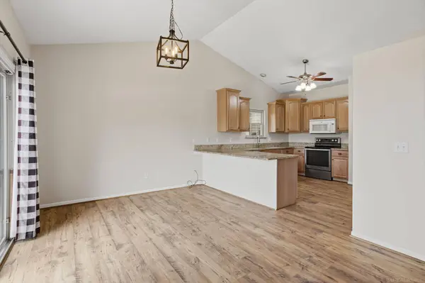 337 Courtneys Place, Lapeer, MI 48446