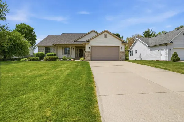 337 Courtneys Place, Lapeer, MI 48446