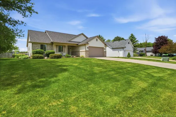 337 Courtneys Place, Lapeer, MI 48446