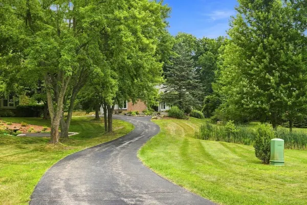 1085 Bear Creek Court, Oakland Twp, MI 48306