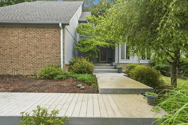 1085 Bear Creek Court, Oakland Twp, MI 48306