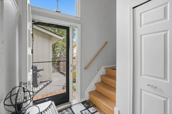 33 Kirks Court, Rochester Hills, MI 48309