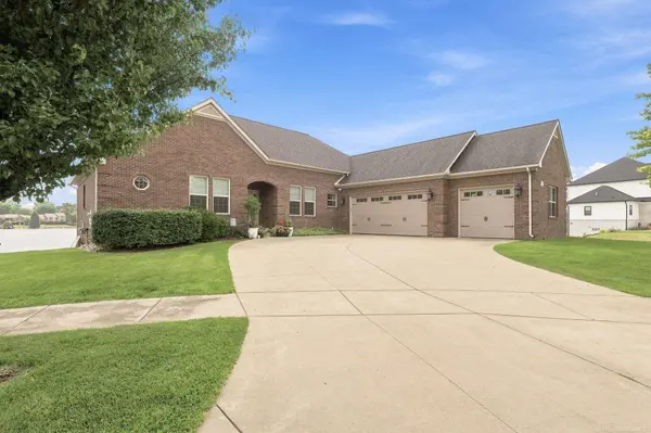 750 Bay Pointe Drive, Oxford, MI 48371