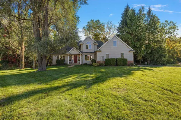 575 Lakes Edge Drive, Oxford, MI 48371
