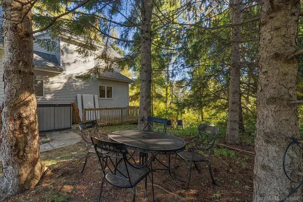 575 Lakes Edge Drive, Oxford, MI 48371