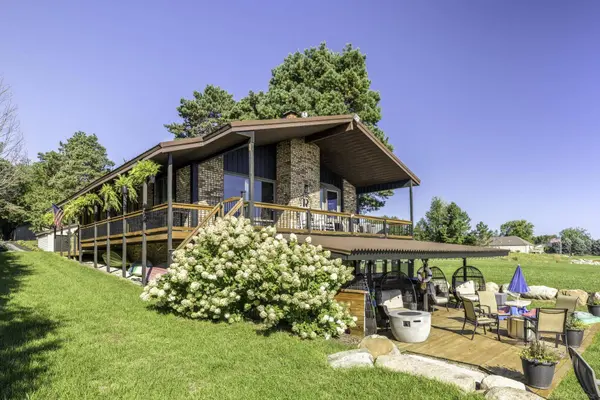 8915 Lakeshore Road