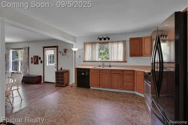 1133 E Schumacher Street, Burton, MI 48529