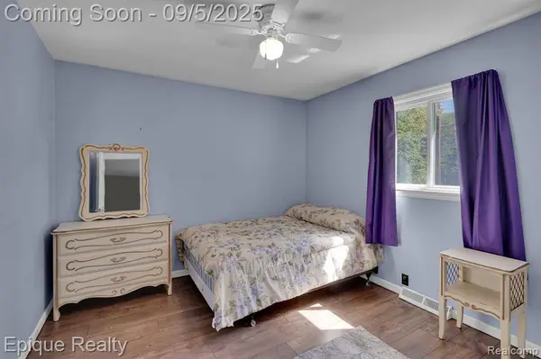 1133 E Schumacher Street, Burton, MI 48529