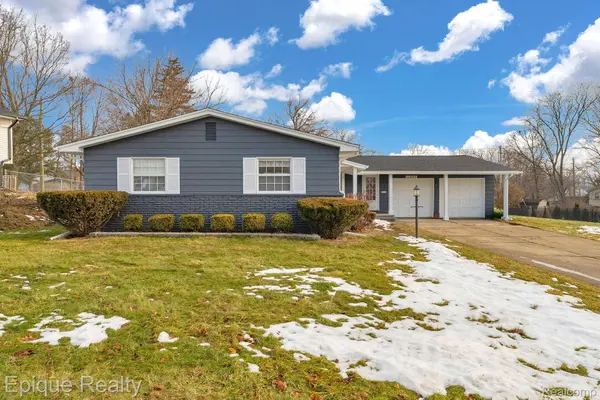 11325 Woodbridge DR, Grand Blanc, MI 48439
