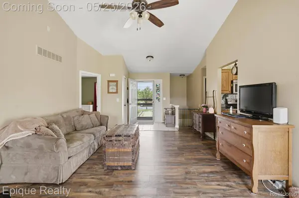 238 Quail DR, Capac Village, MI 48014