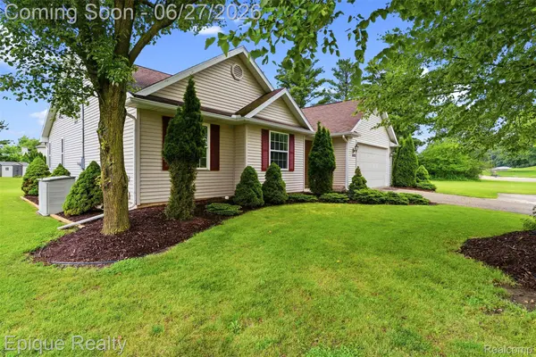 1409 Meadow Green LN, Linden, MI 48451