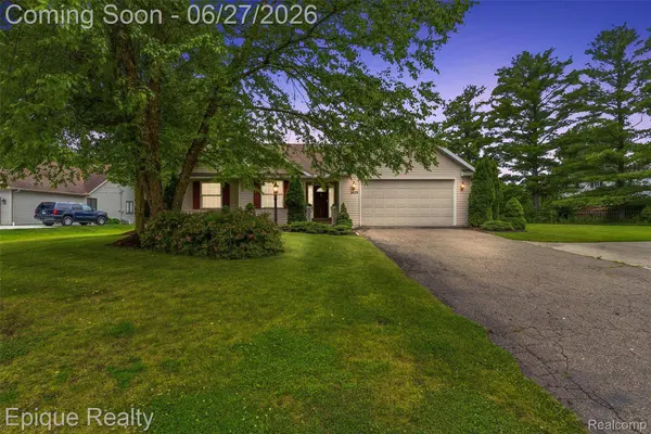 1409 Meadow Green LN, Linden, MI 48451