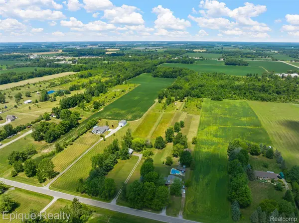 12168 W Lennon RD, Clayton Charter Township, MI 48449