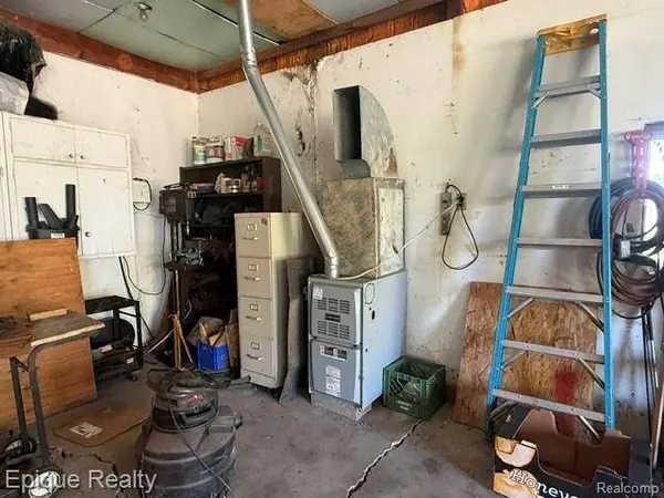 12168 W Lennon RD, Clayton Charter Township, MI 48449