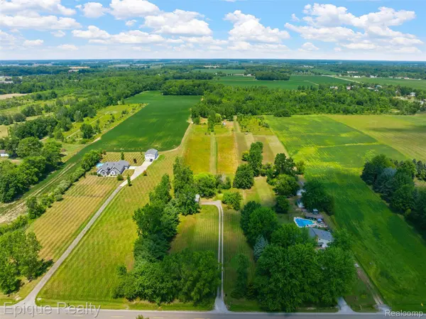12168 W Lennon RD, Clayton Charter Township, MI 48449