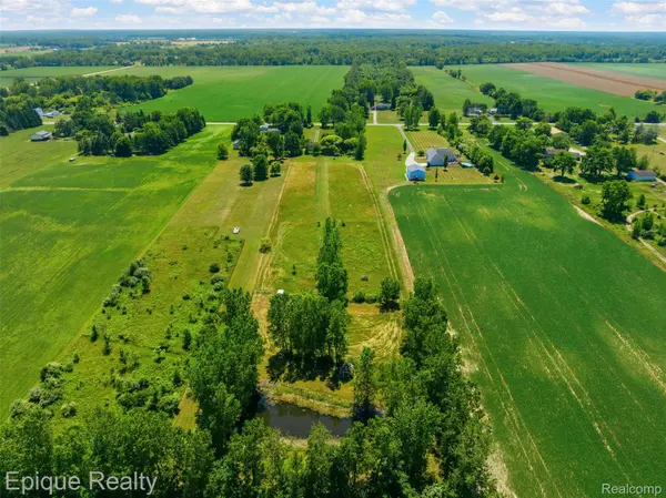 12168 W Lennon RD, Clayton Charter Township, MI 48449