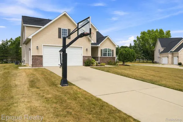 5591 Windermere DR, Grand Blanc Charter Township, MI 48439