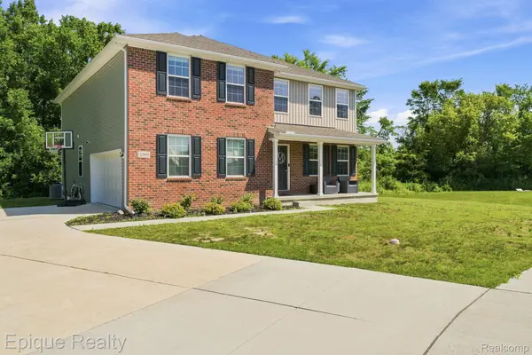 2360 Scenic Hollow DR, Grand Blanc Charter Township, MI 48439