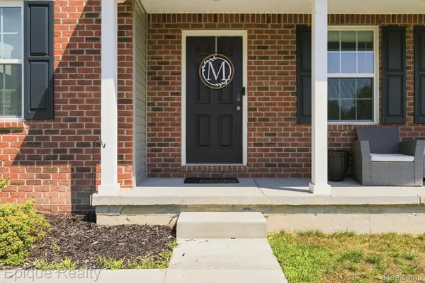 2360 Scenic Hollow DR, Grand Blanc Charter Township, MI 48439