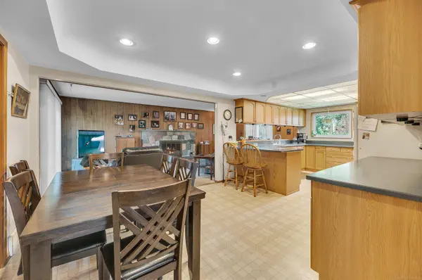 31927 Desmond Drive, Warren, MI 48093