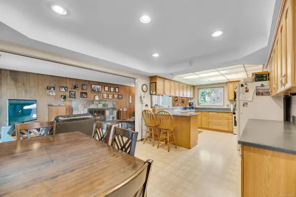 31927 Desmond Drive, Warren, MI 48093