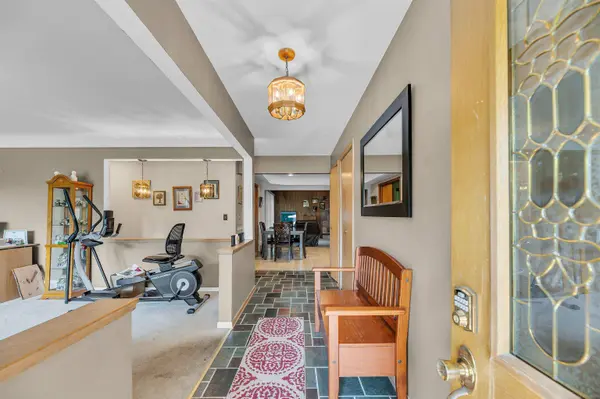 31927 Desmond Drive, Warren, MI 48093