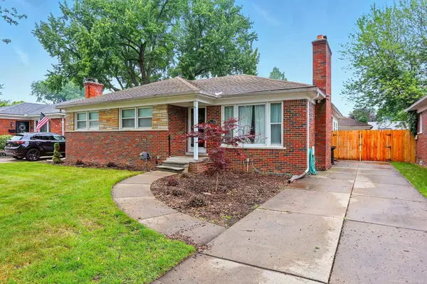21629 Yale Street, Saint Clair Shores, MI 48081