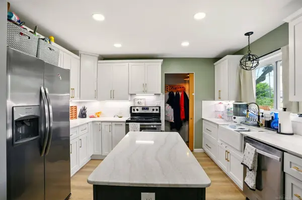 21629 Yale Street, Saint Clair Shores, MI 48081